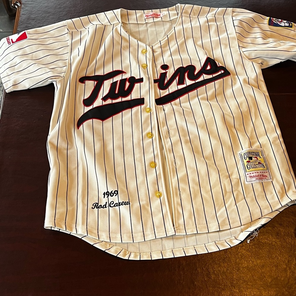 MN Twins Jersey, size 48 (large equivalent) number 29